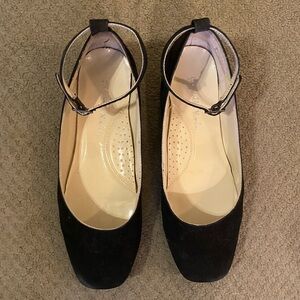 GABRIELLA ROCHA Cute black suede ankle strap flats. Sz 8.5 W.